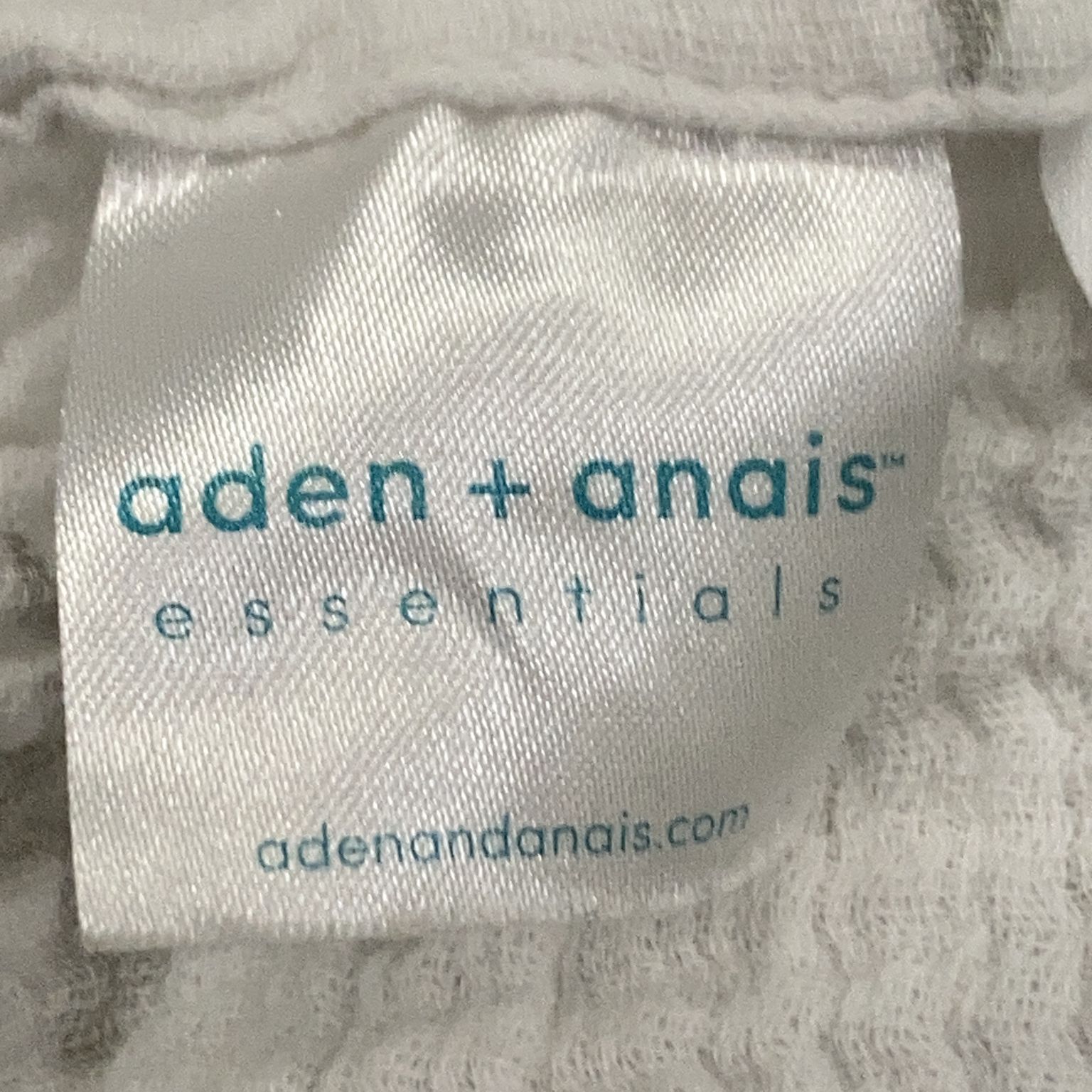 Aden  Anais