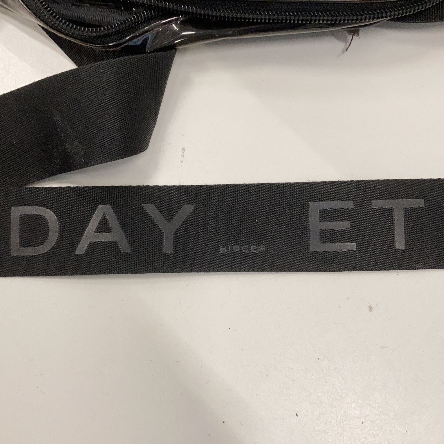 DAY ET