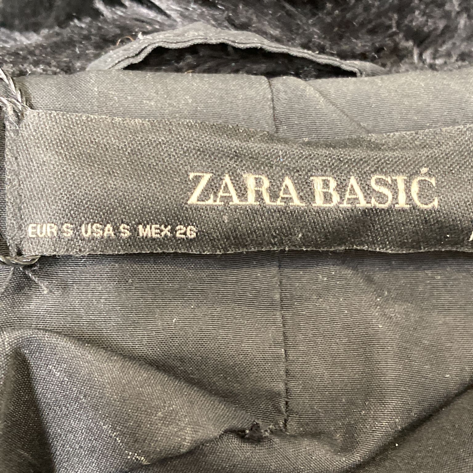 Zara Basic