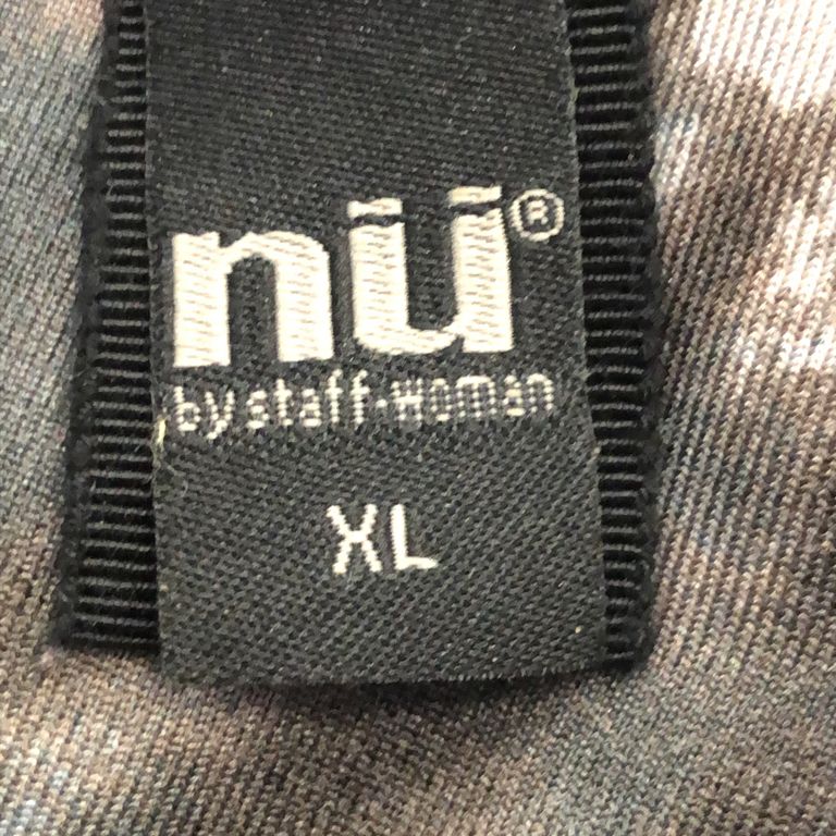 Nü by Staff-Woman