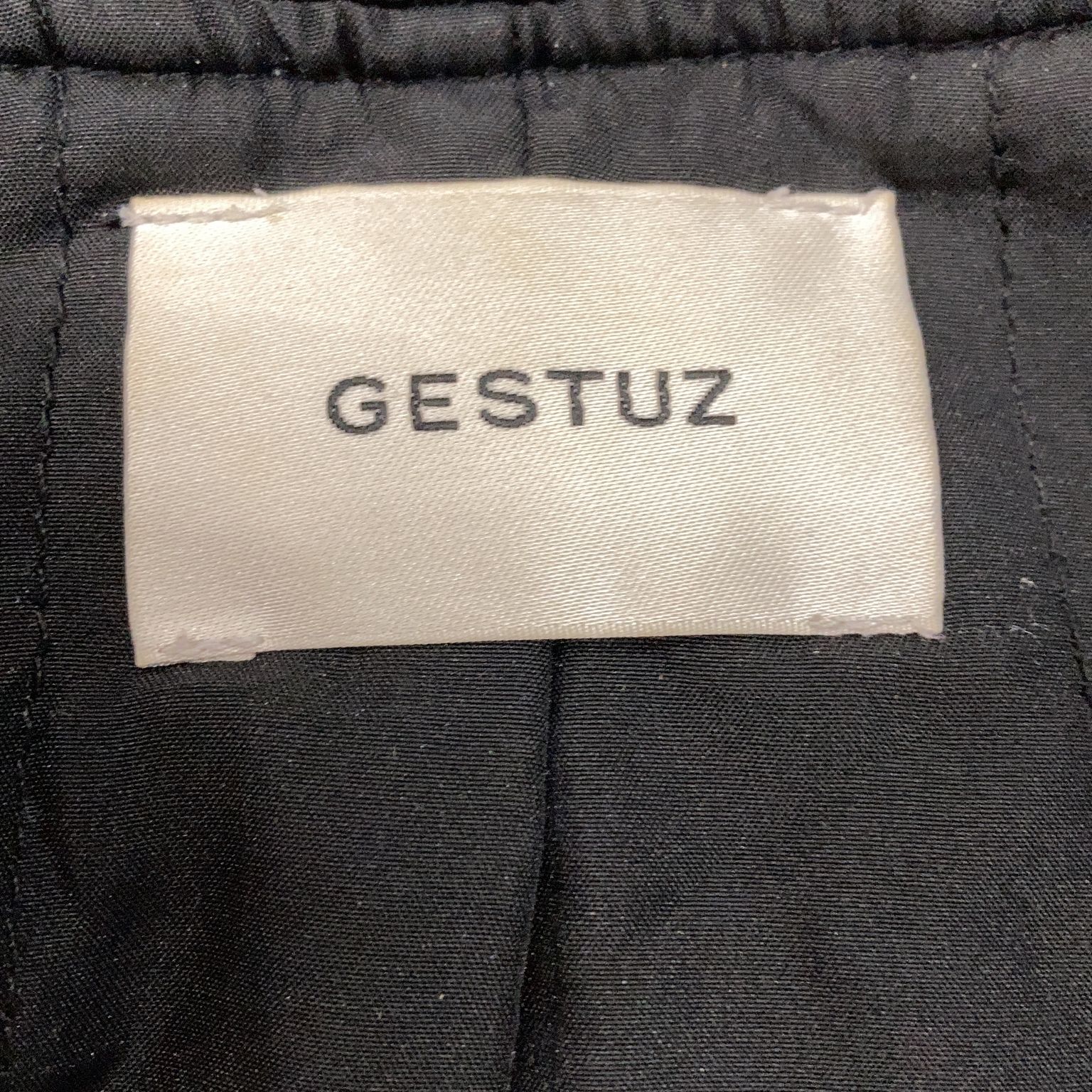 Gestuz