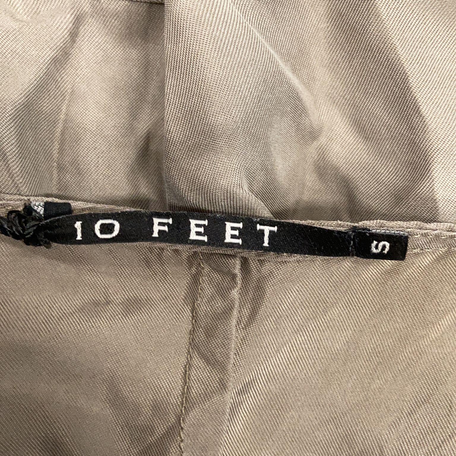 10 Feet