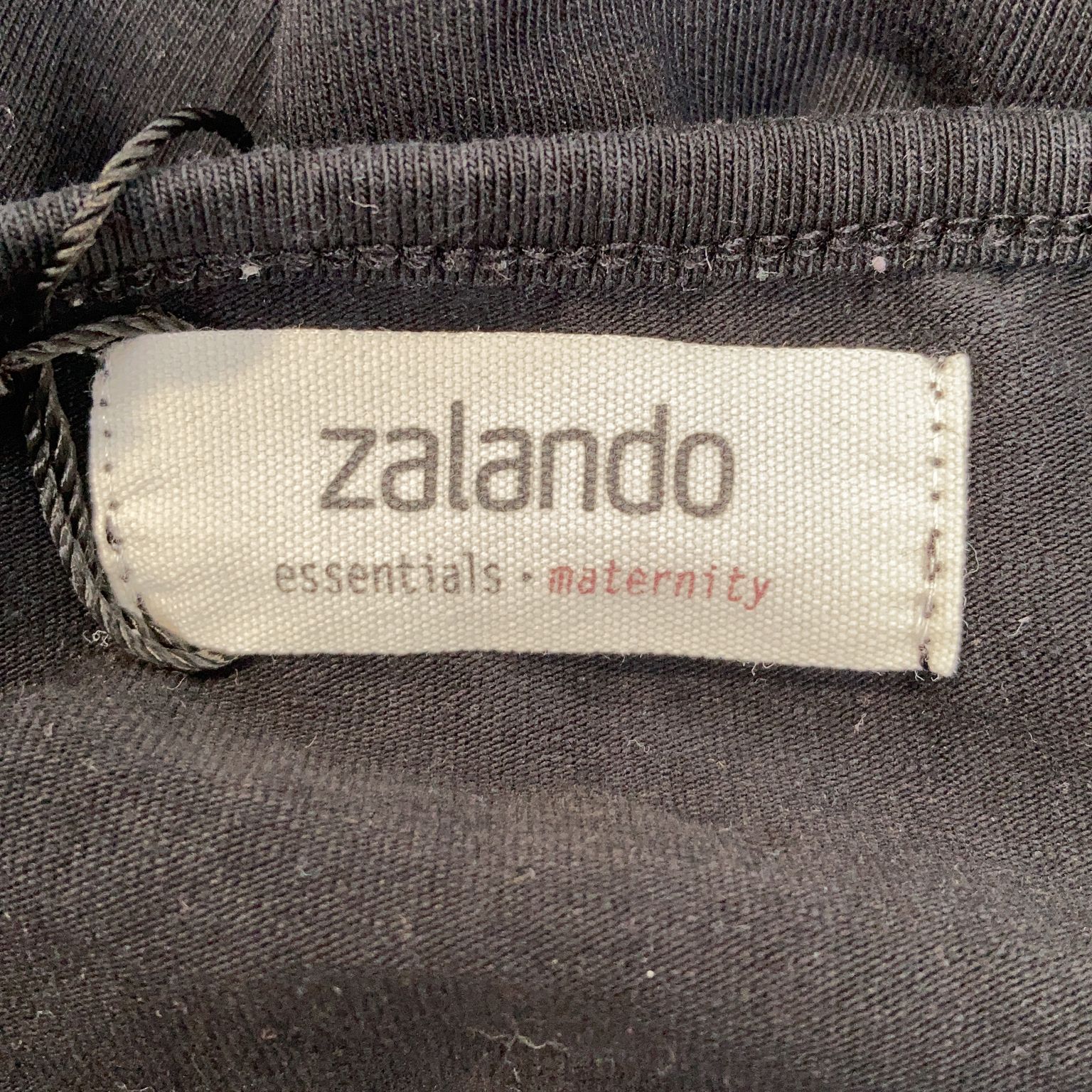 Zalando Essentials