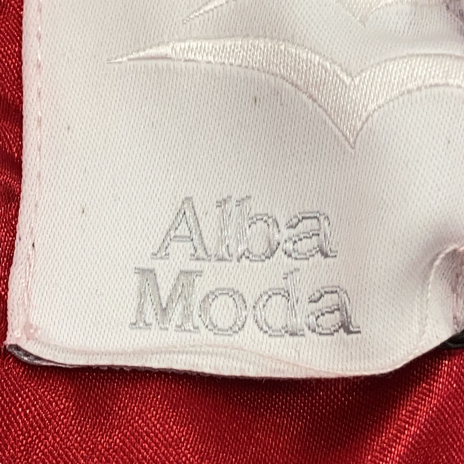 Alba Moda