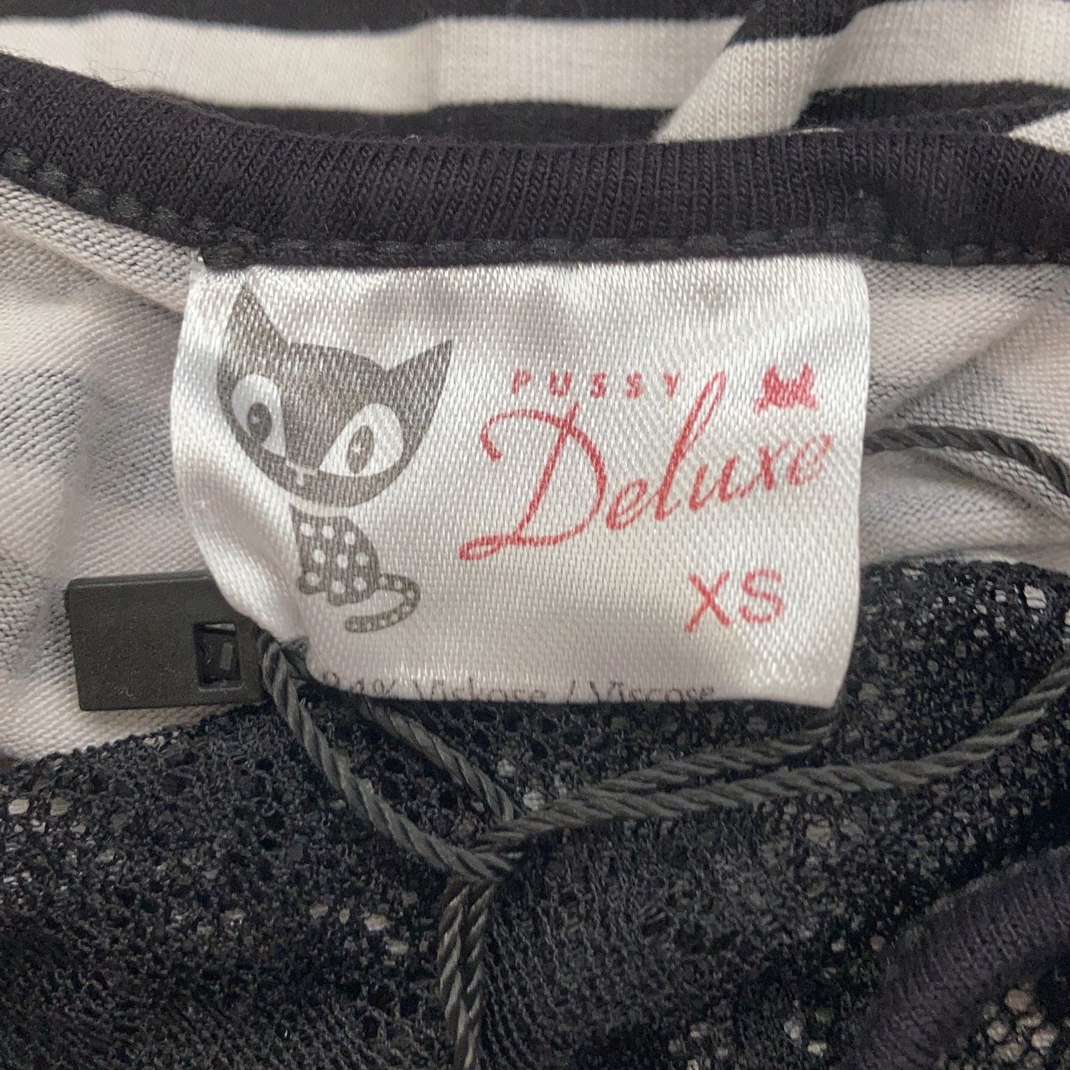 Pussy Deluxe