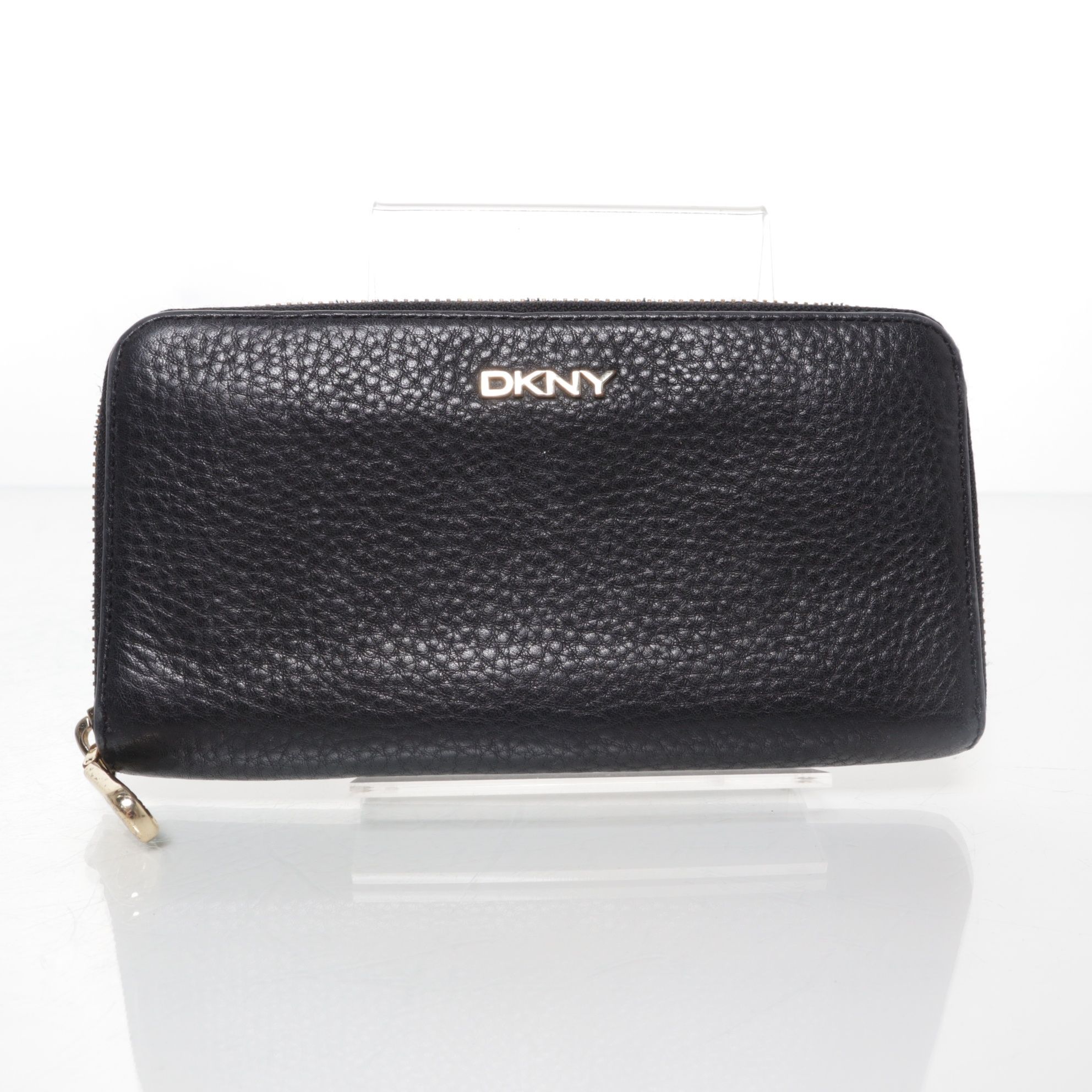 DKNY