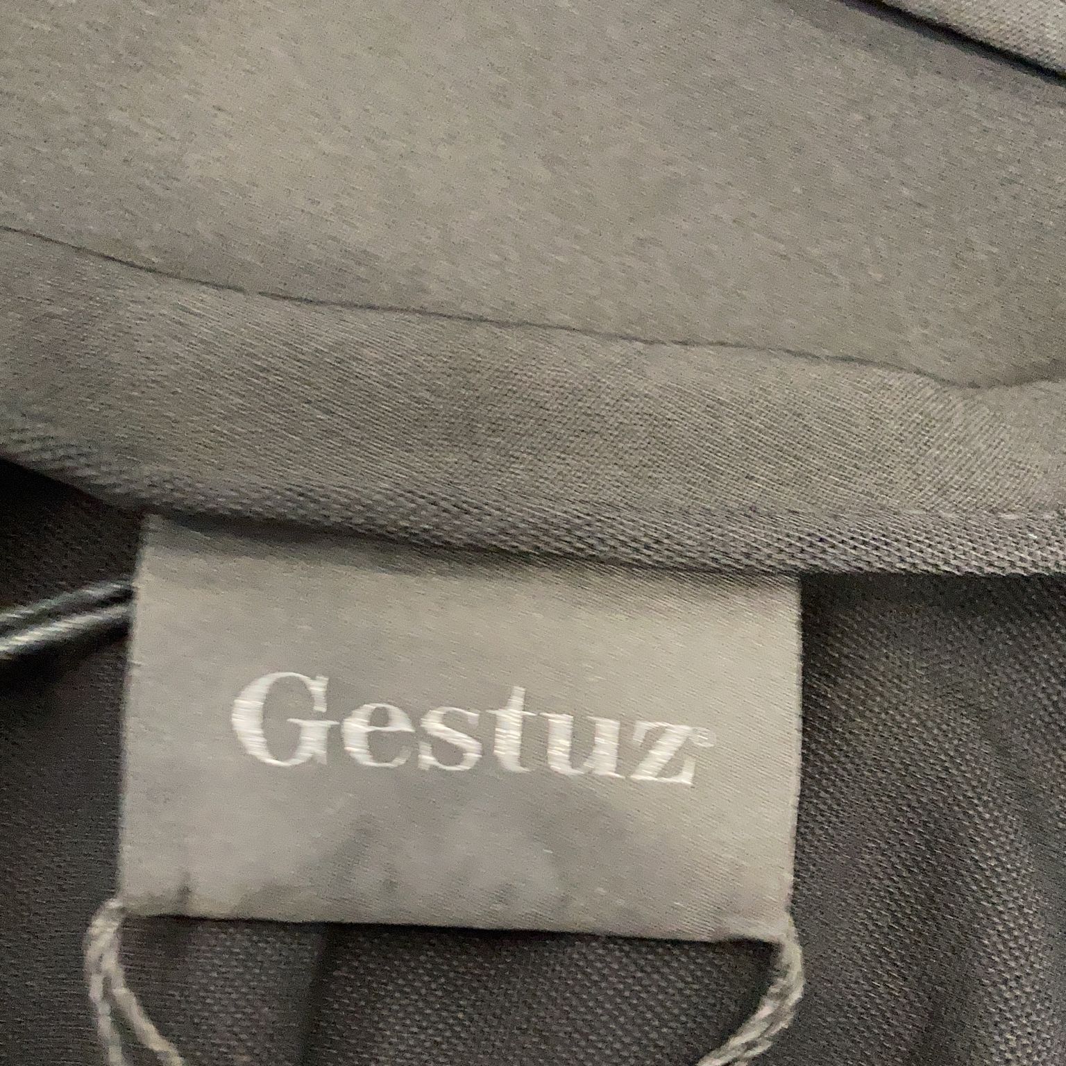 Gestuz