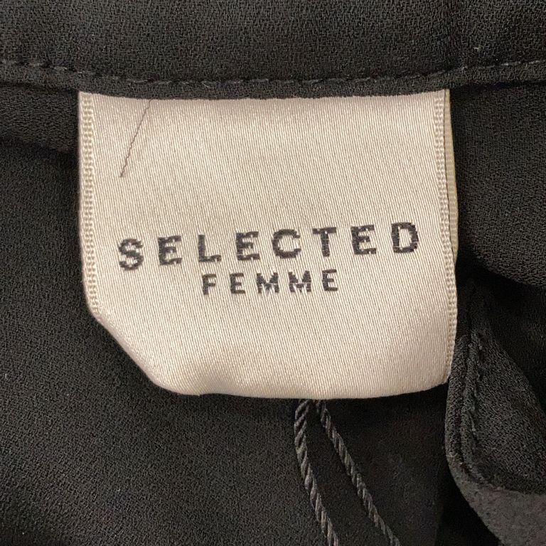 Selected Femme