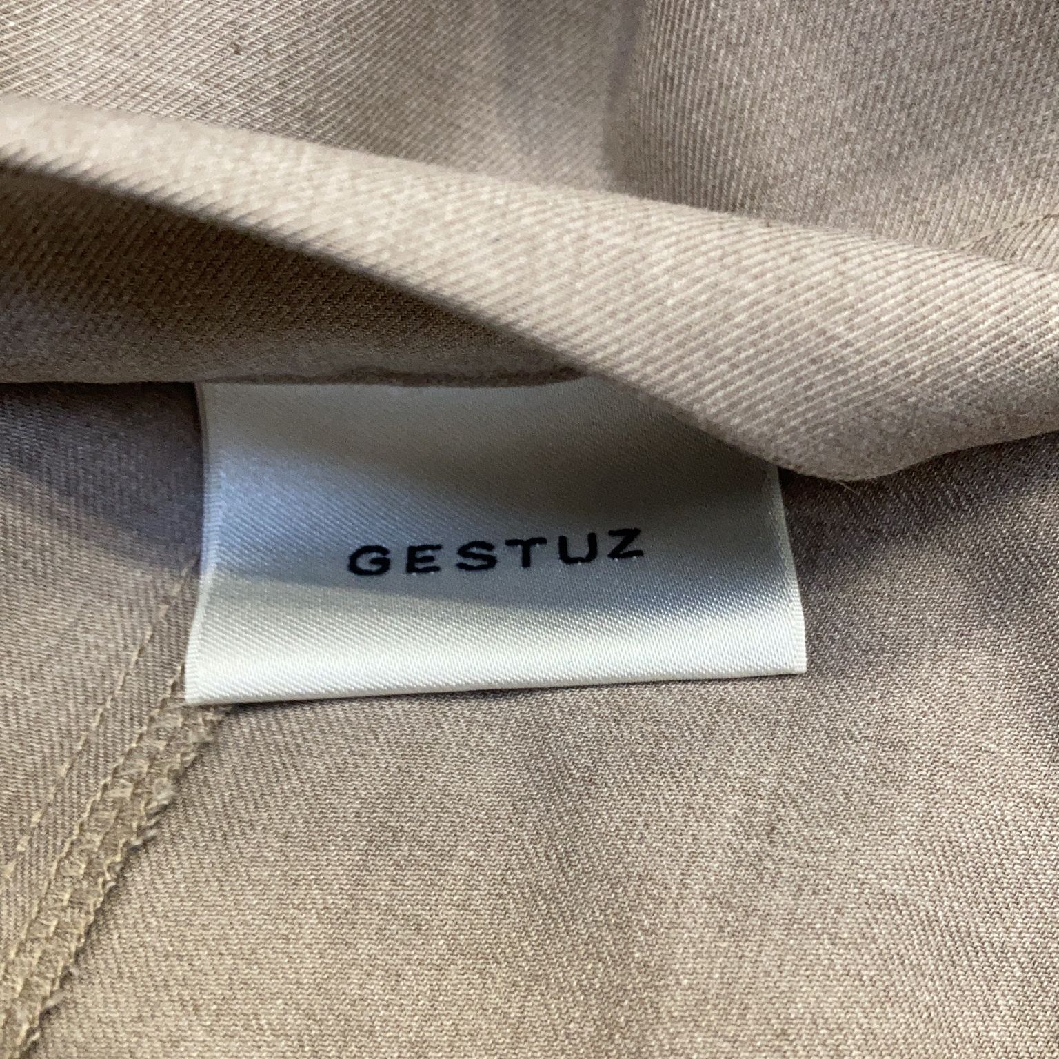 Gestuz