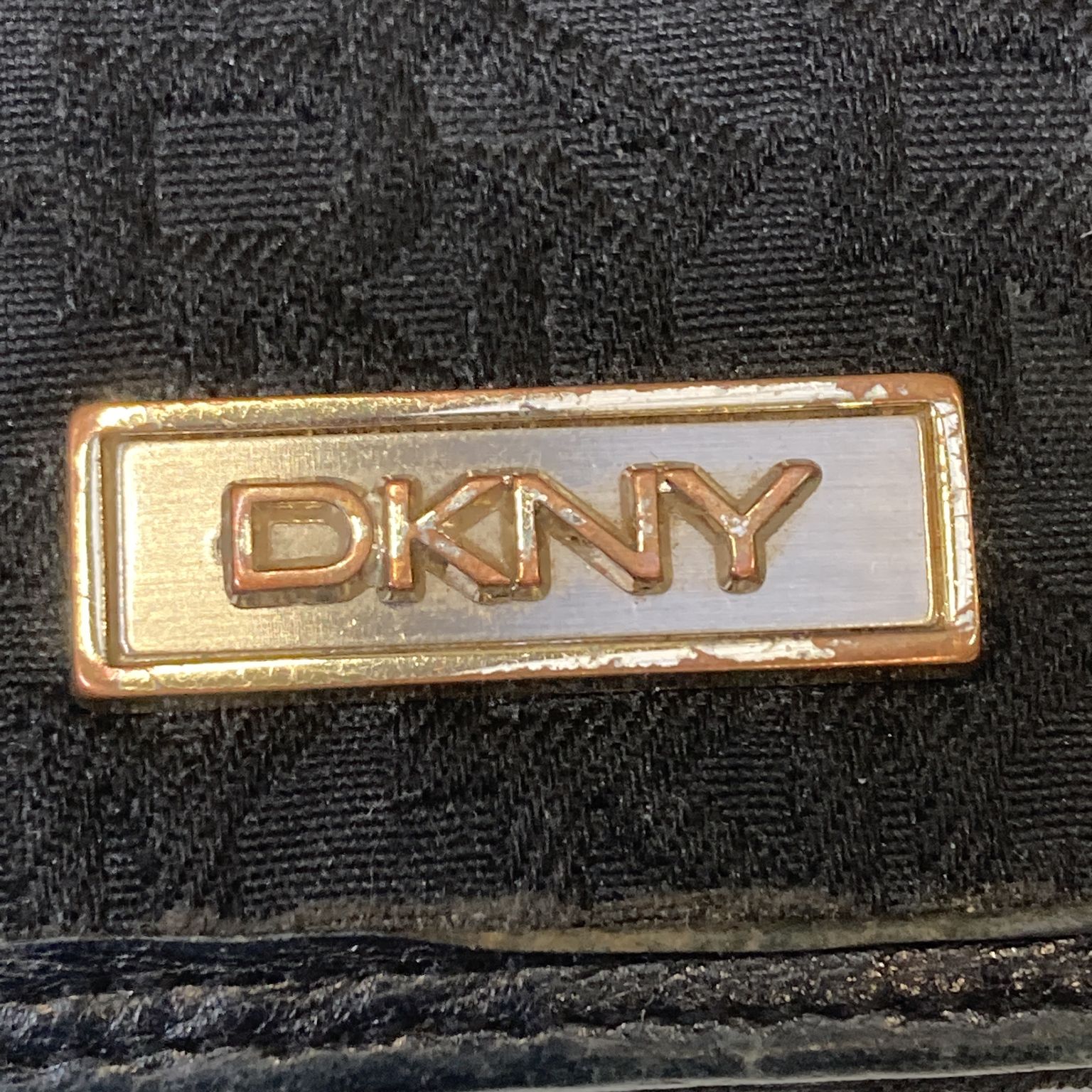 DKNY