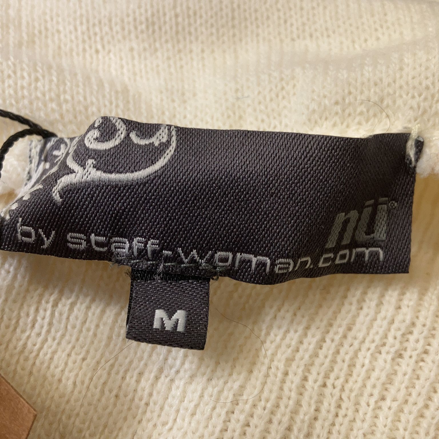 Nü by Staff-Woman