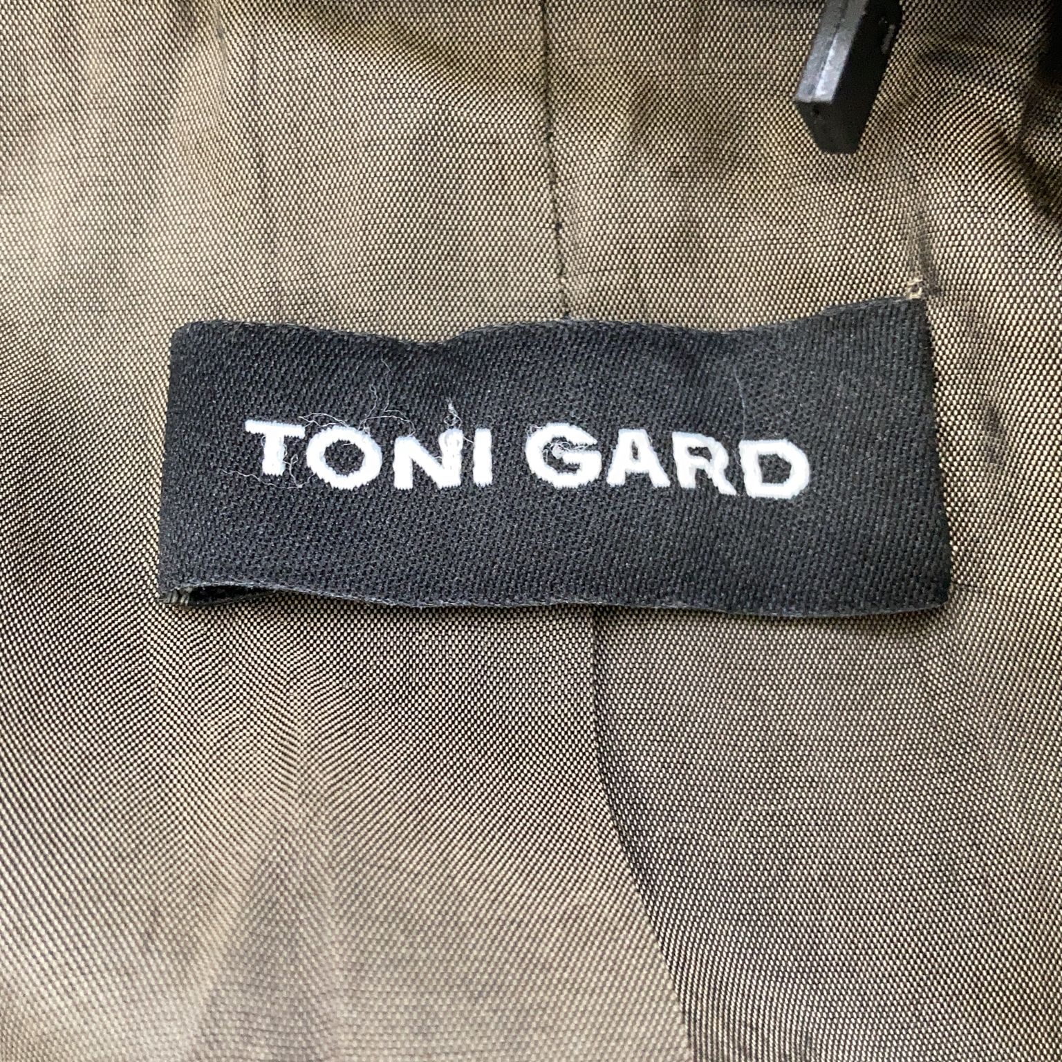 Toni Gard