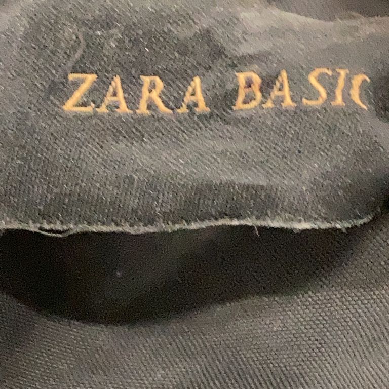 Zara Basic