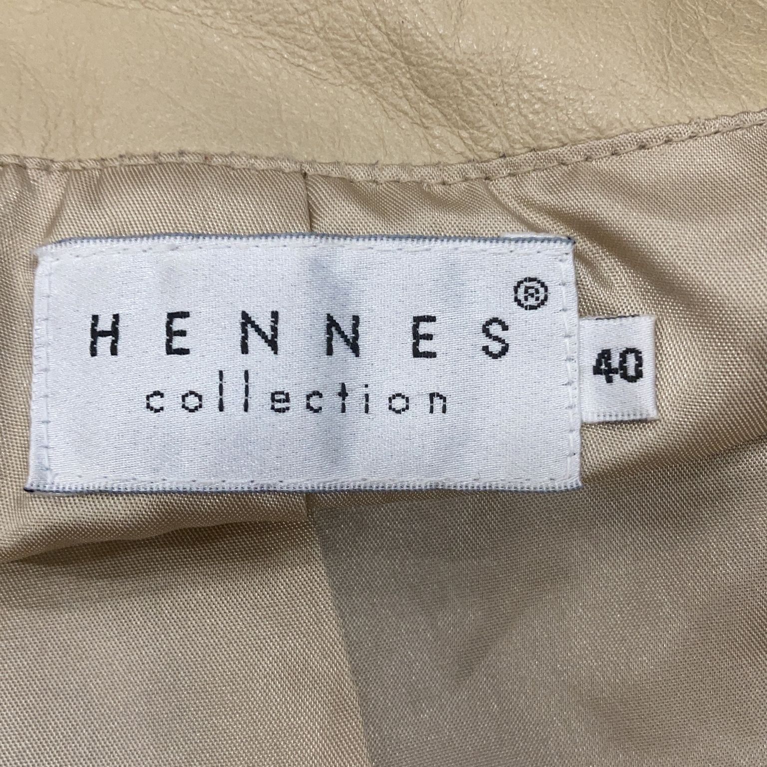 Hennes Collection