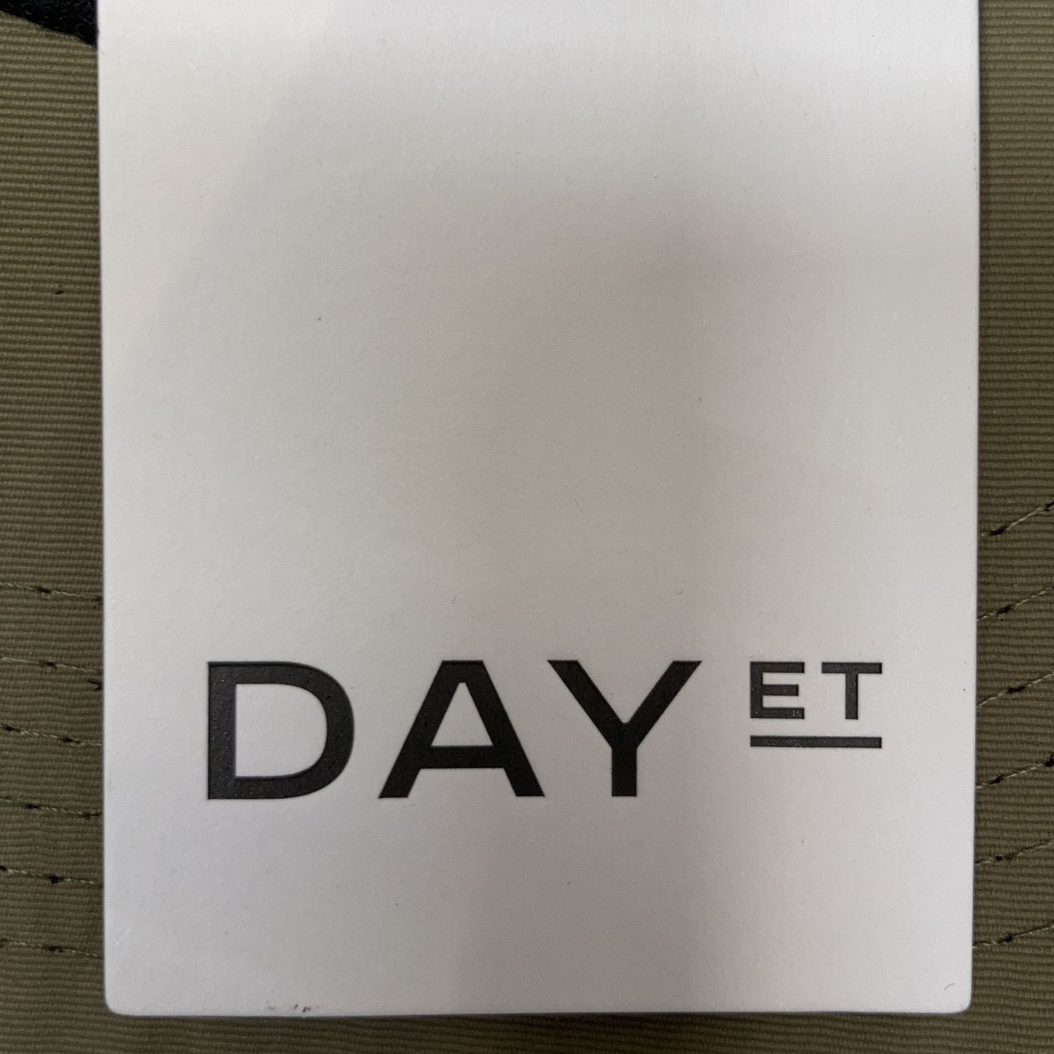 DAY ET