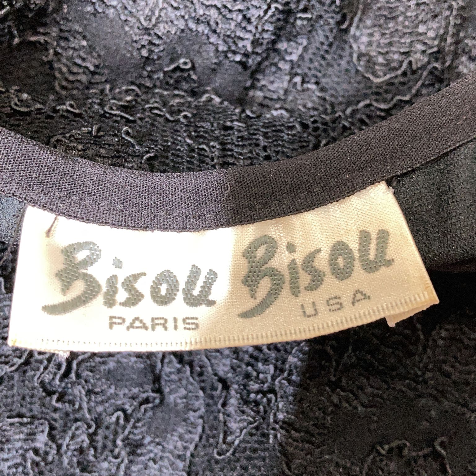 Bisou Bisou