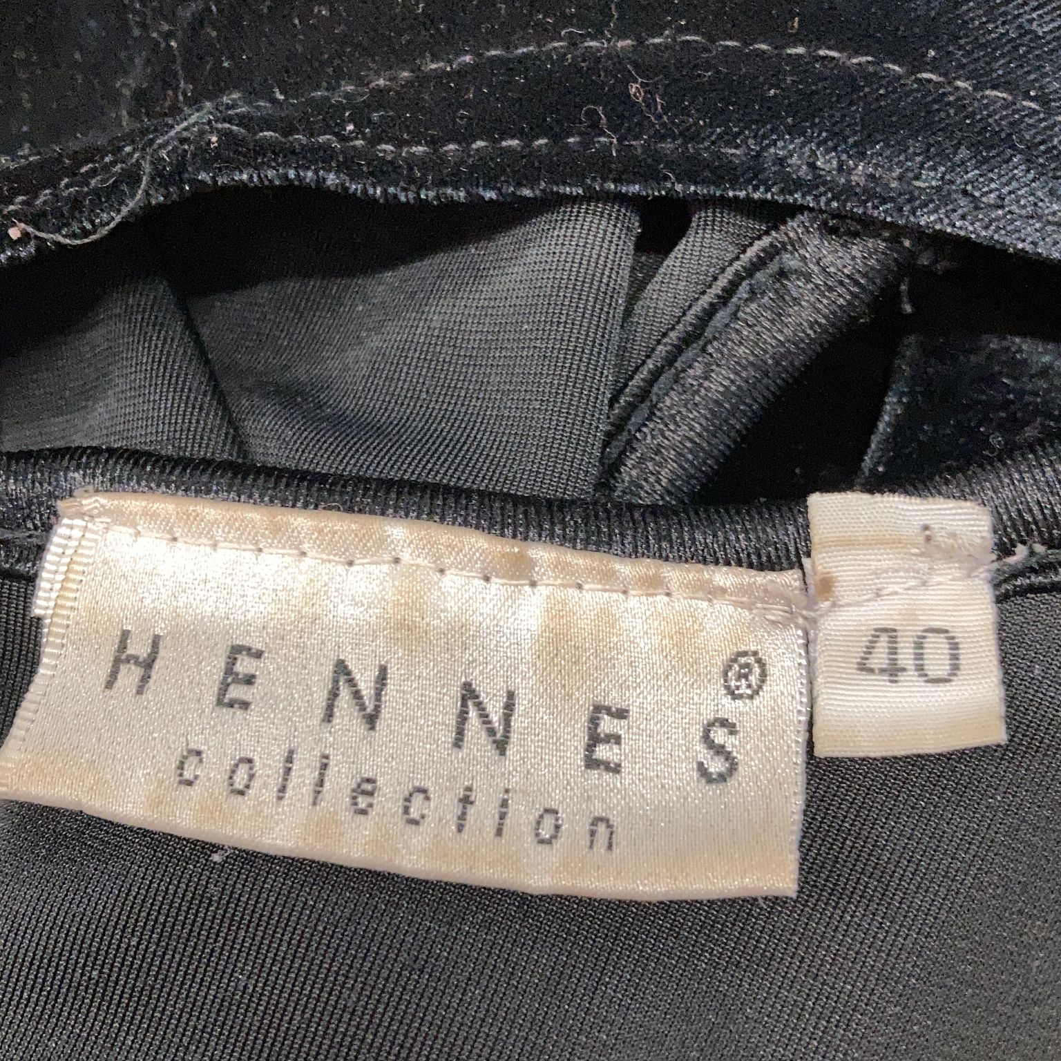 Hennes Collection