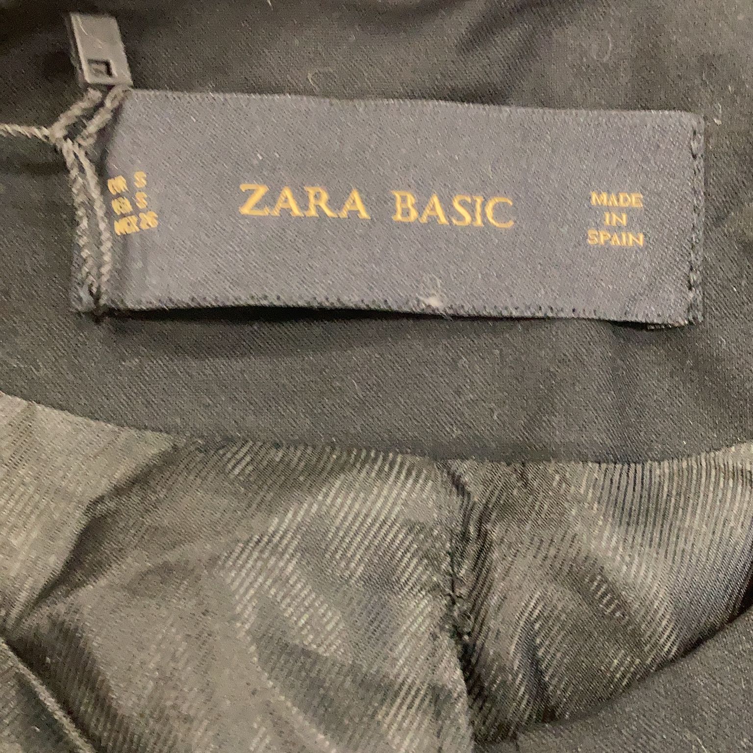 Zara Basic