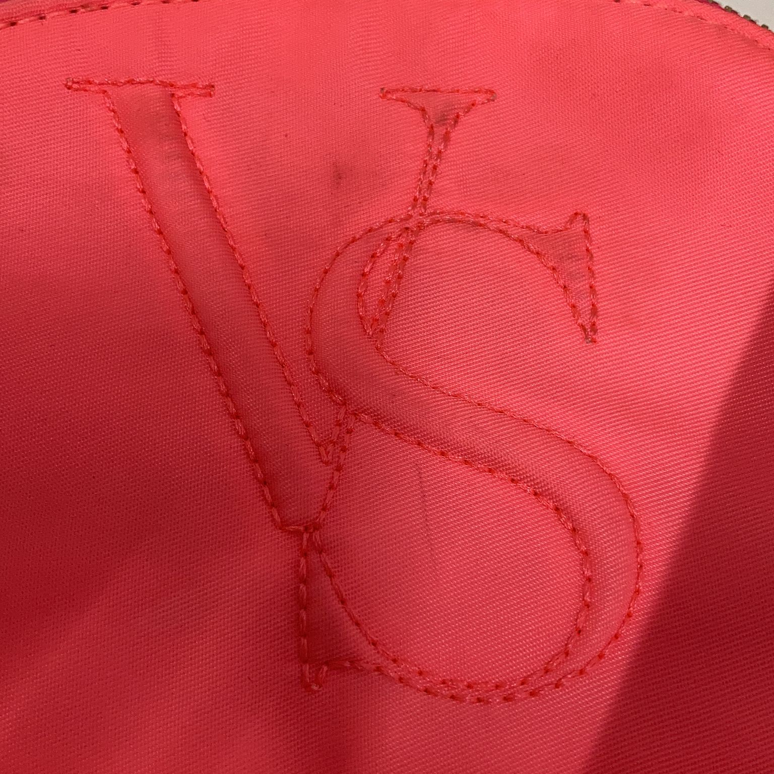 VS