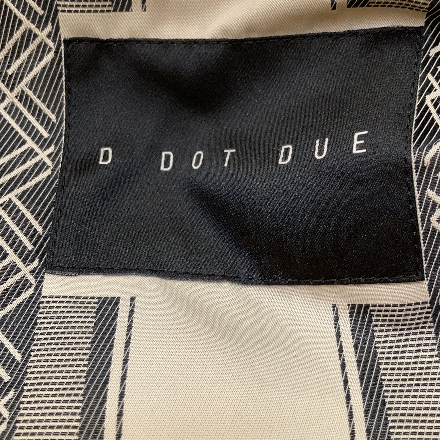 D Dot Due