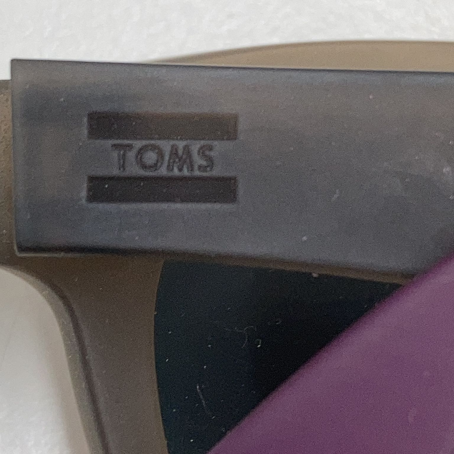 Toms