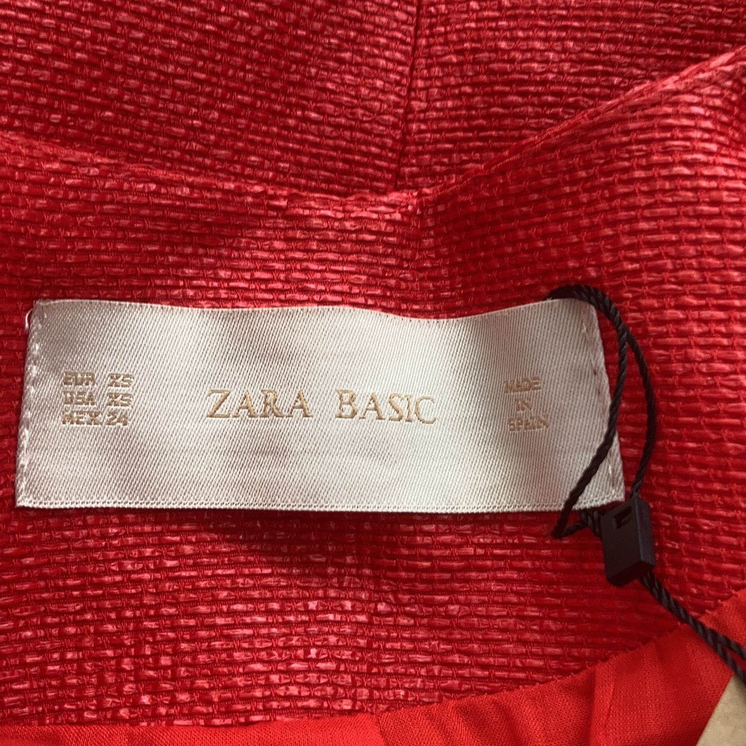 Zara Basic