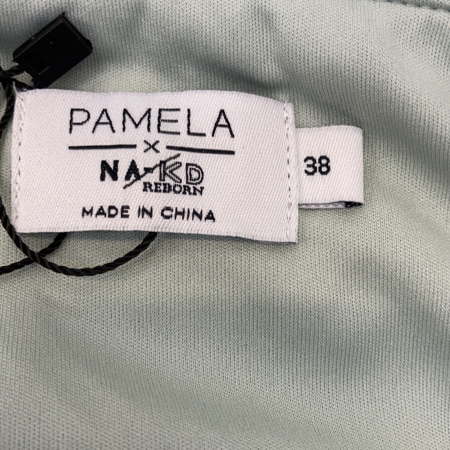 Pamela x NA-KD