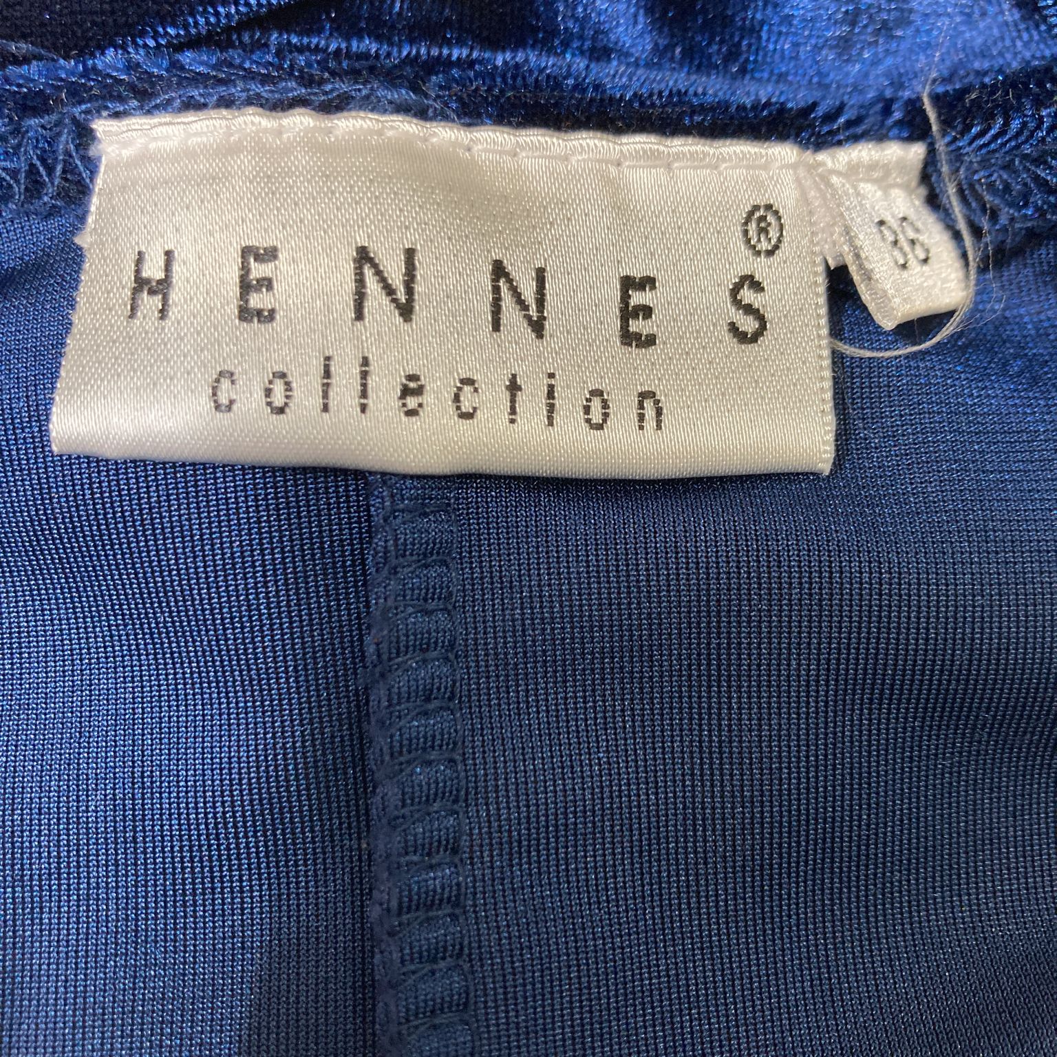 Hennes Collection