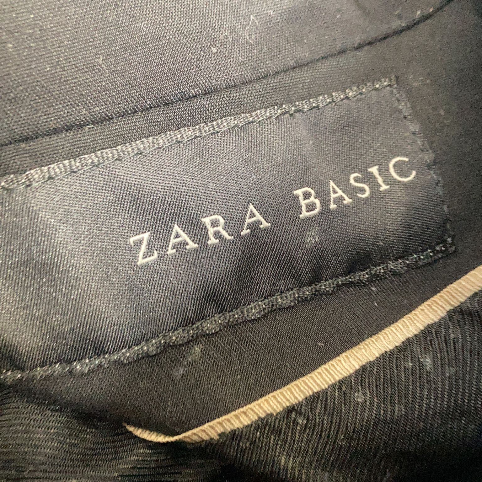 Zara Basic