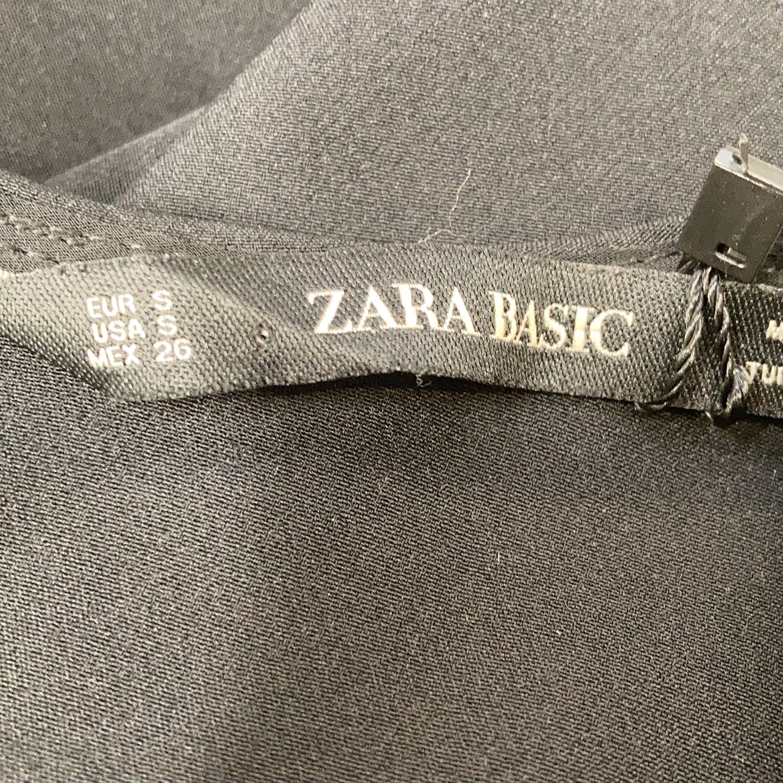 Zara Basic