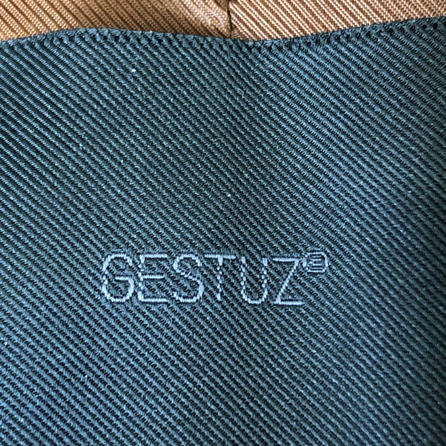 Gestuz