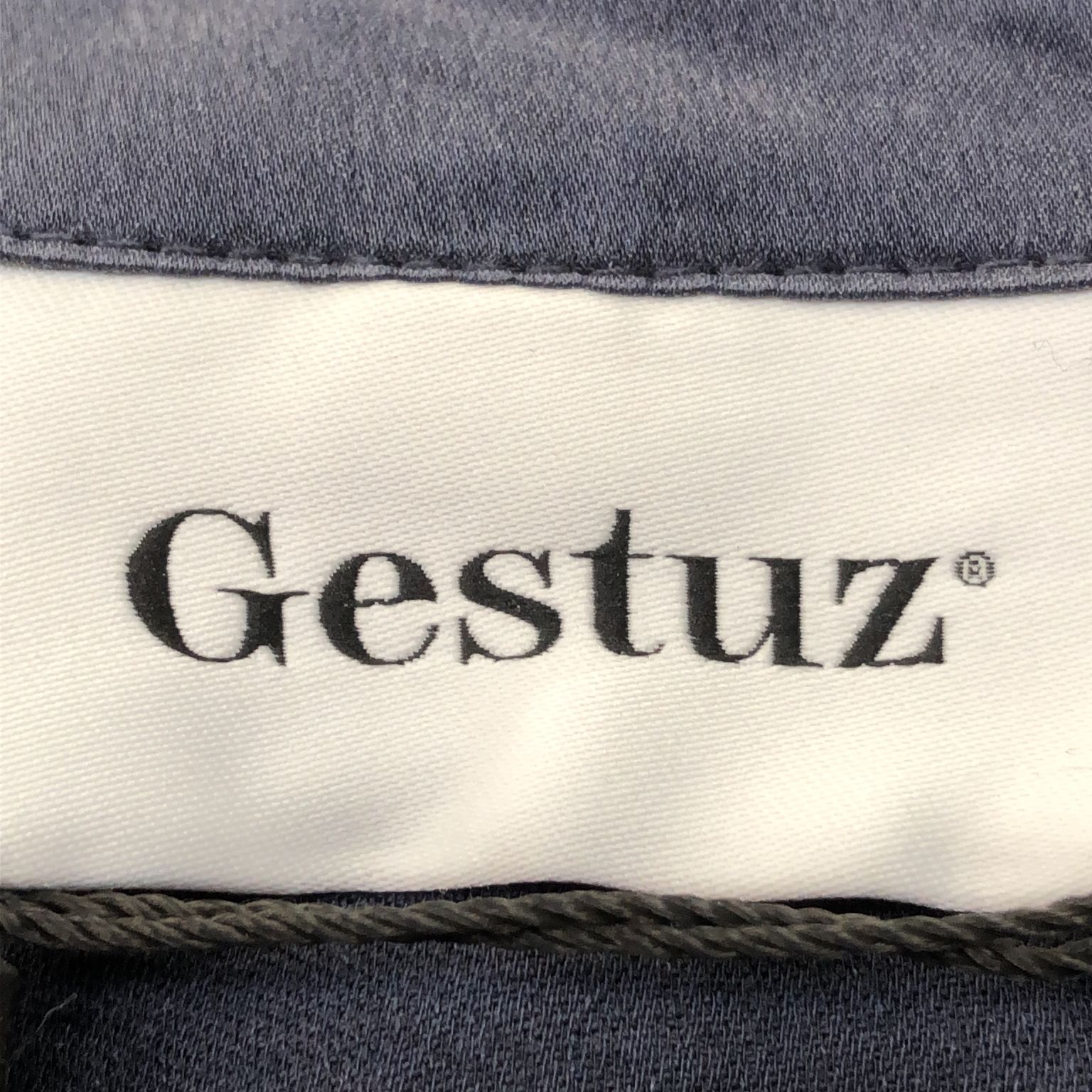 Gestuz