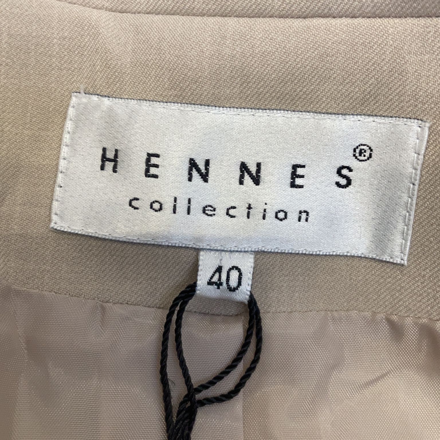 Hennes Collection