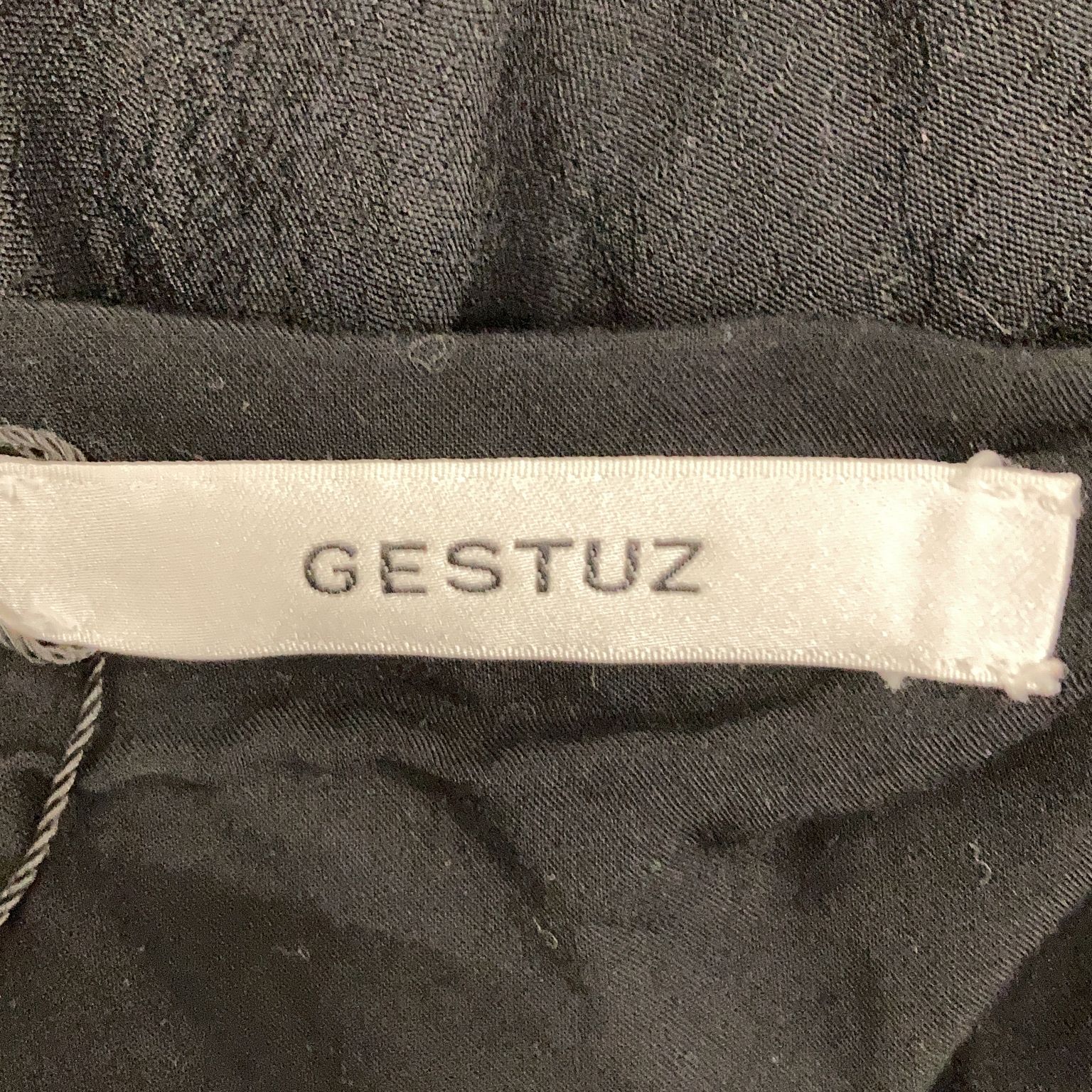 Gestuz