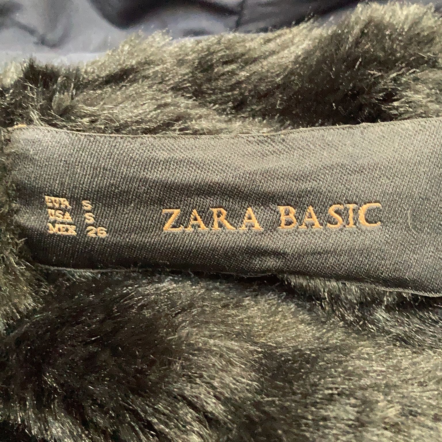 Zara Basic