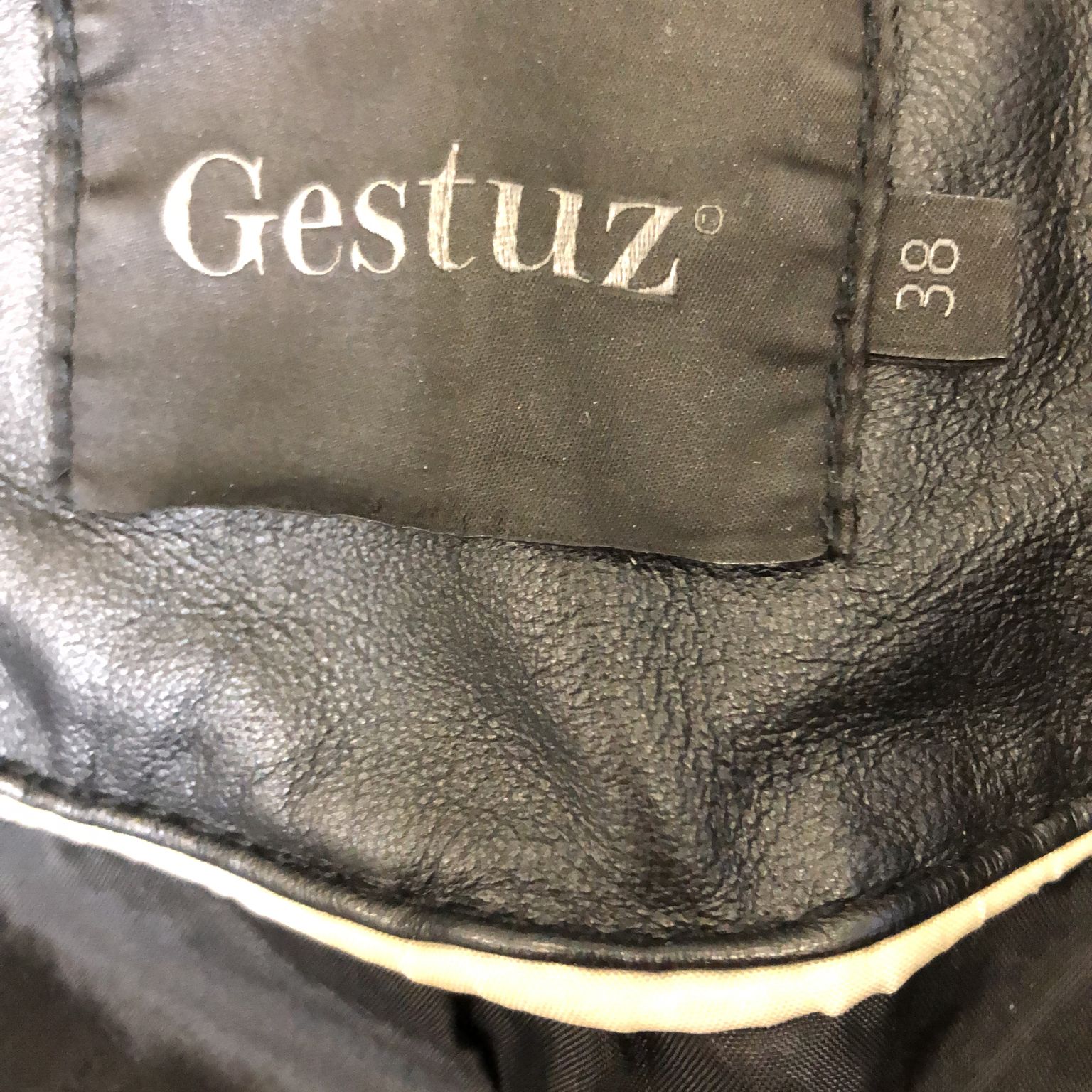 Gestuz