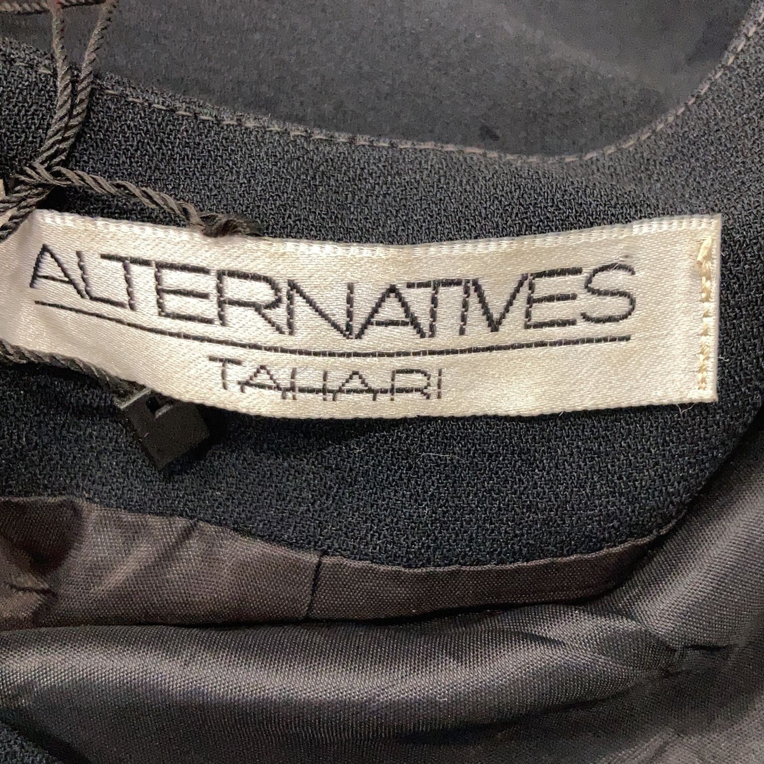 Alternatives Tahari