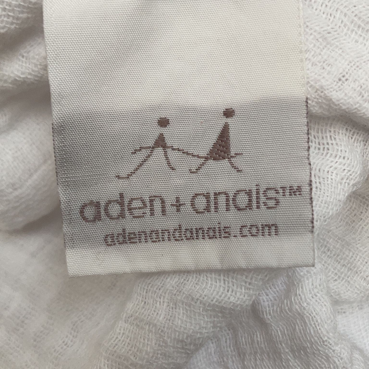 Aden  Anais