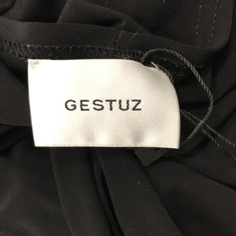 Gestuz