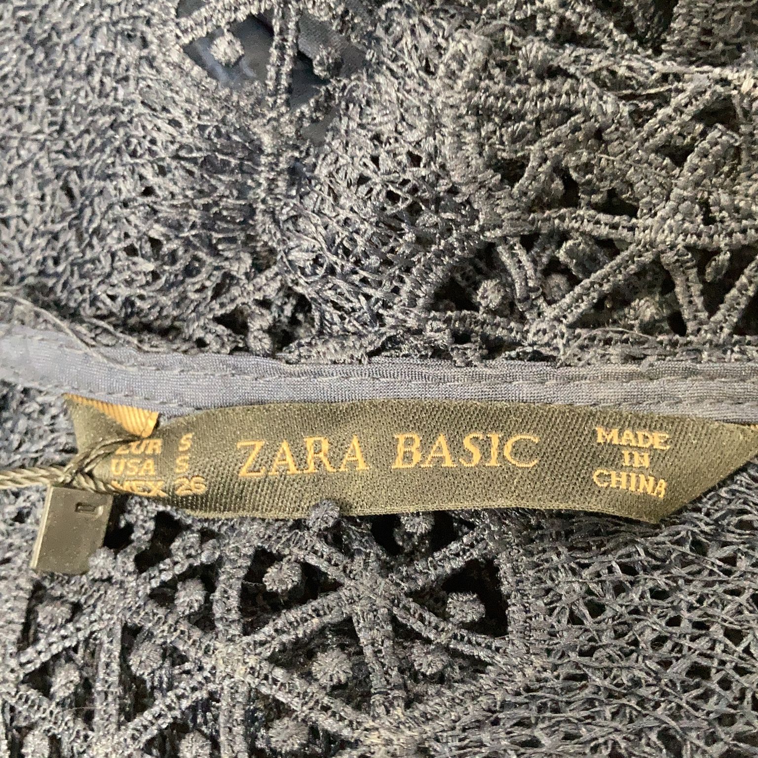 Zara Basic