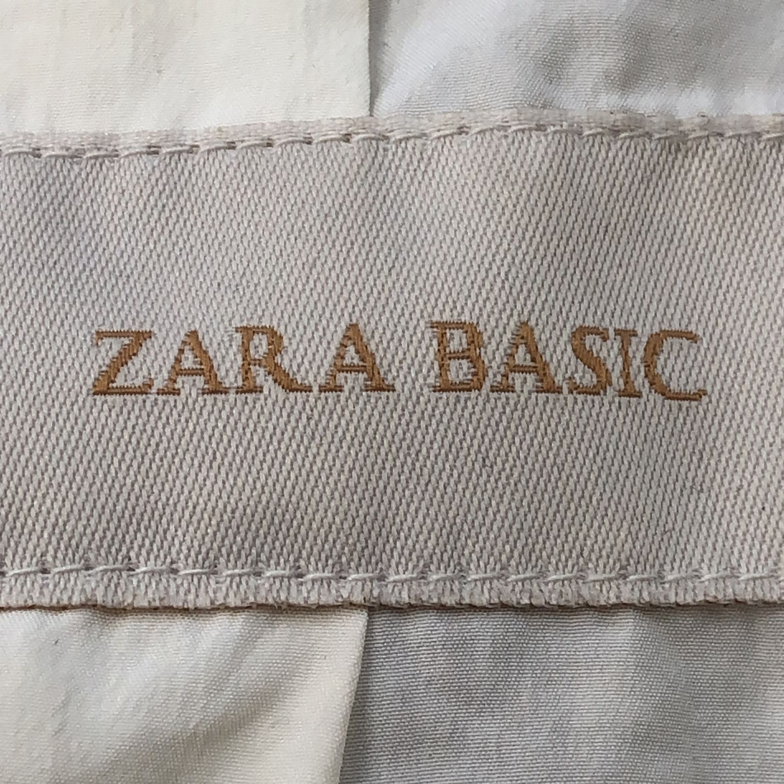 Zara Basic