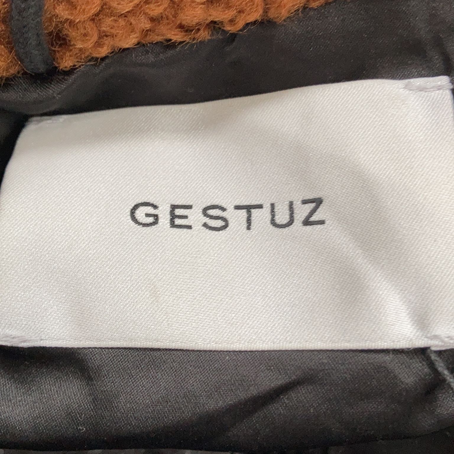 Gestuz