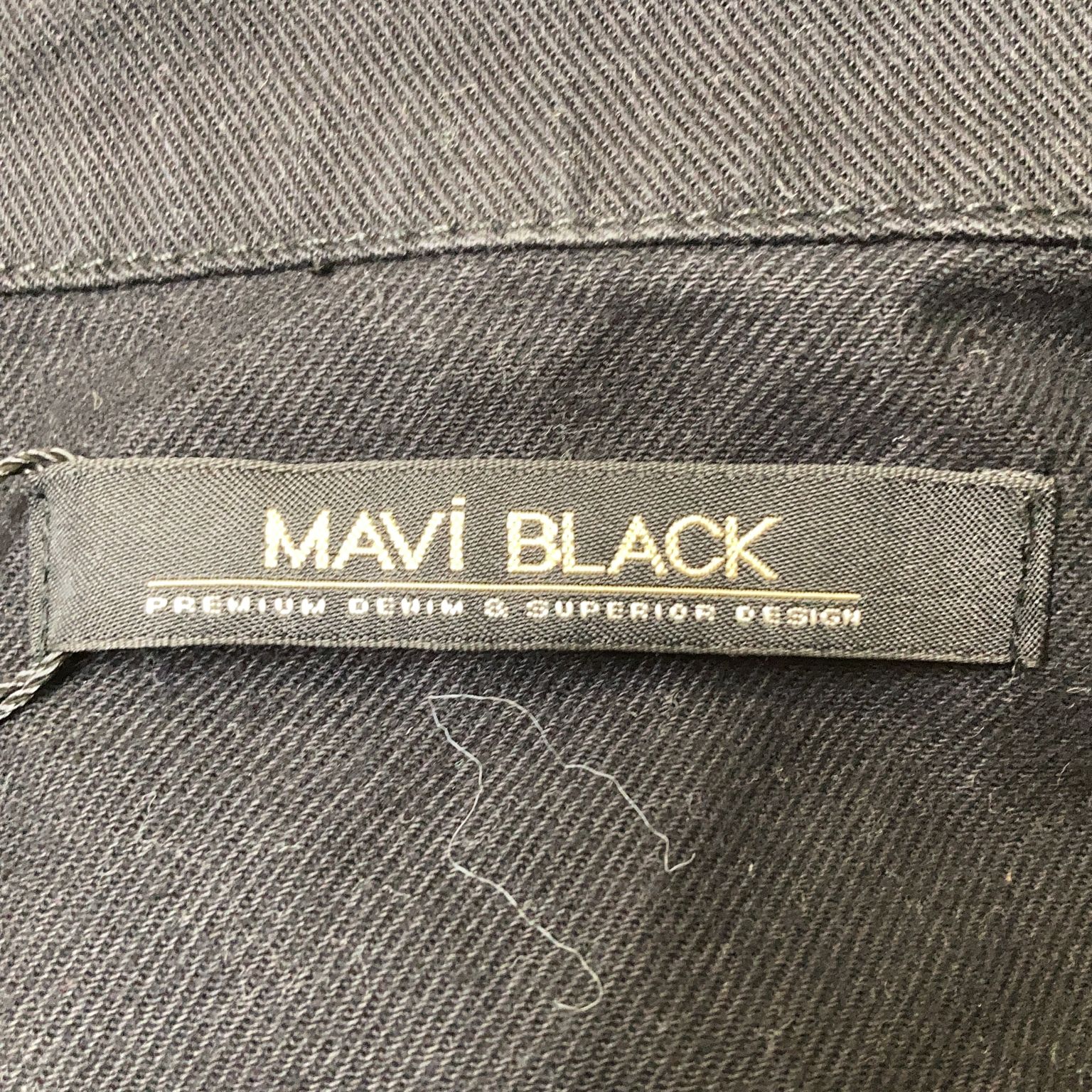 Mavi Black