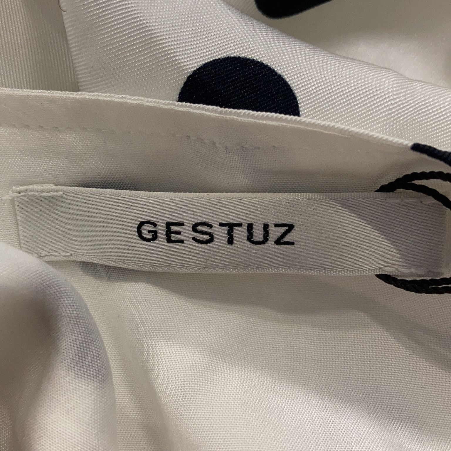 Gestuz