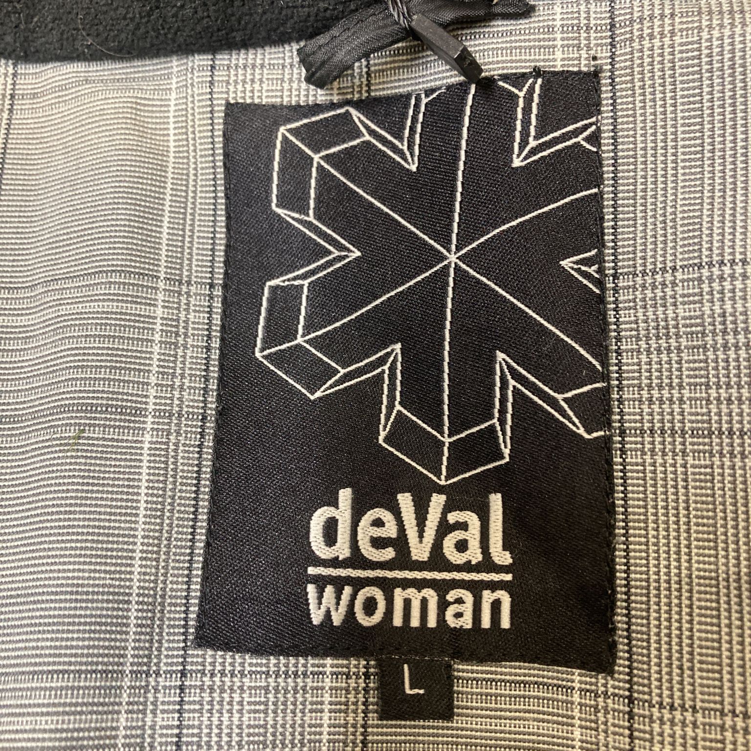 DeVal Woman