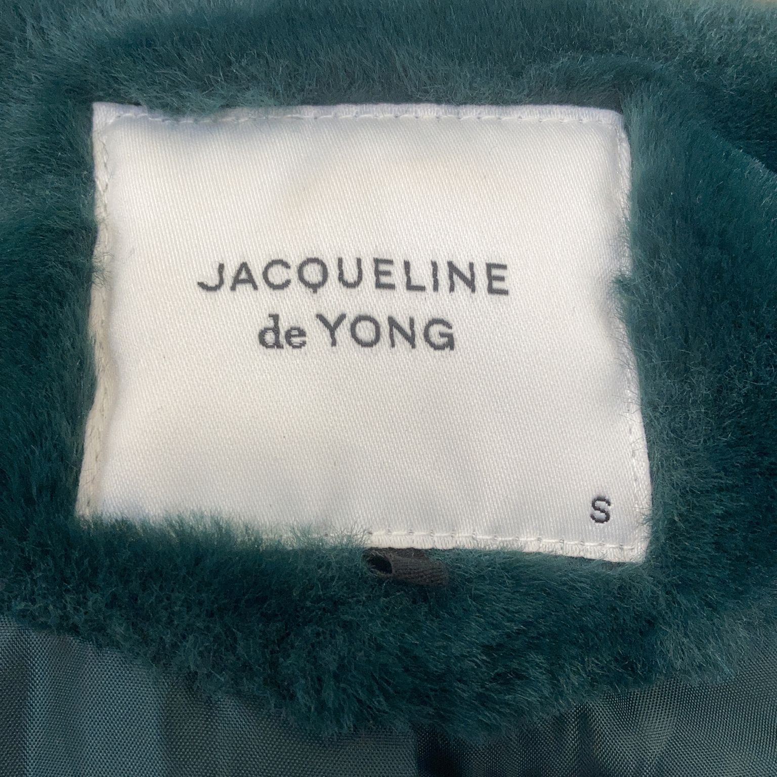 Jacqueline de Yong