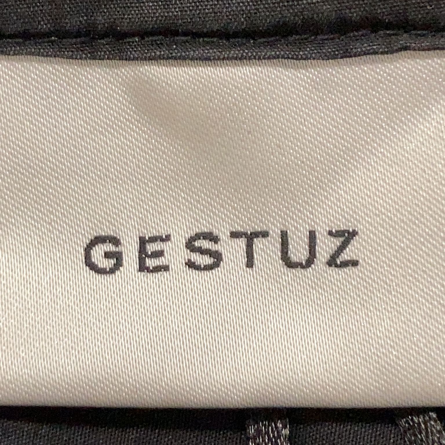 Gestuz