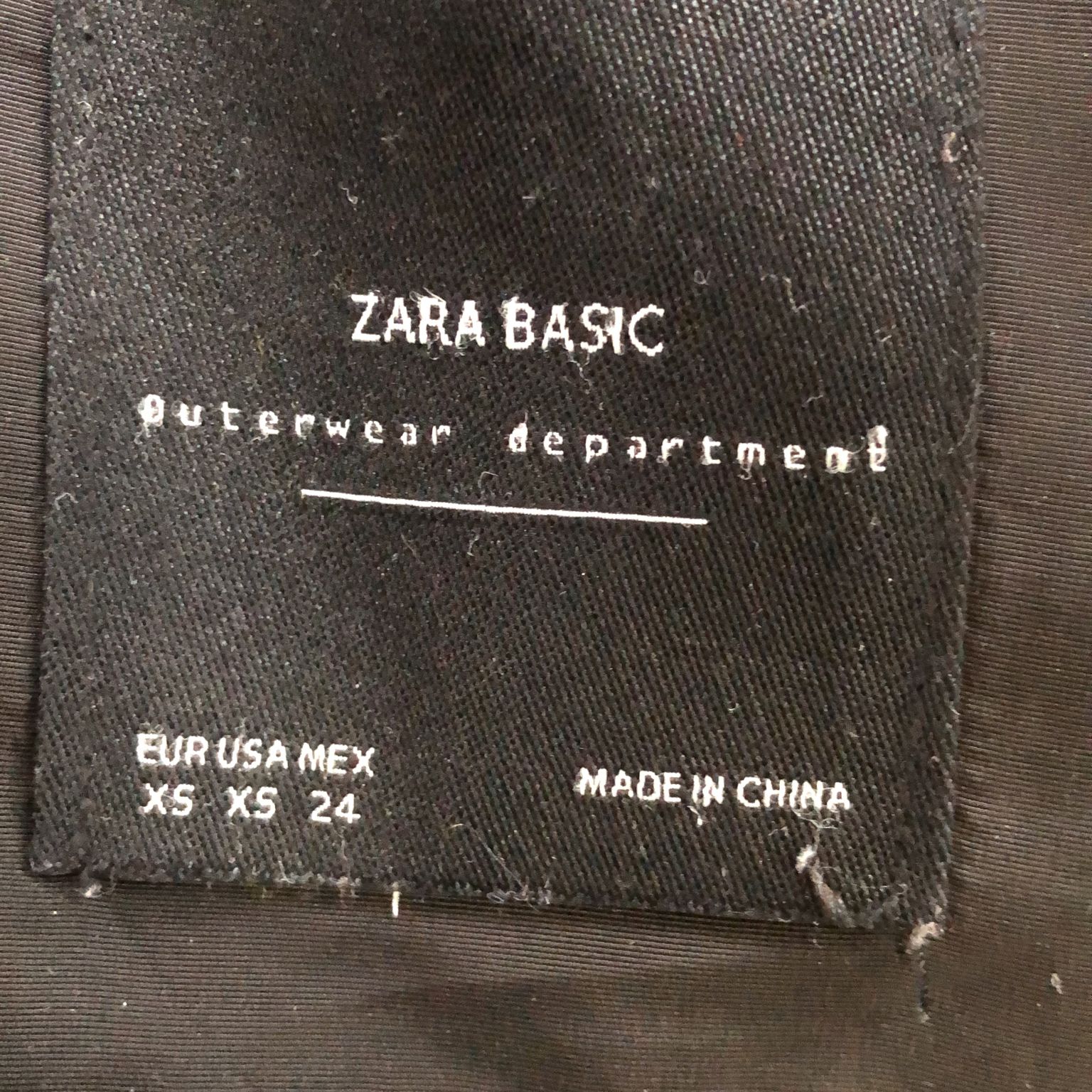 Zara Basic