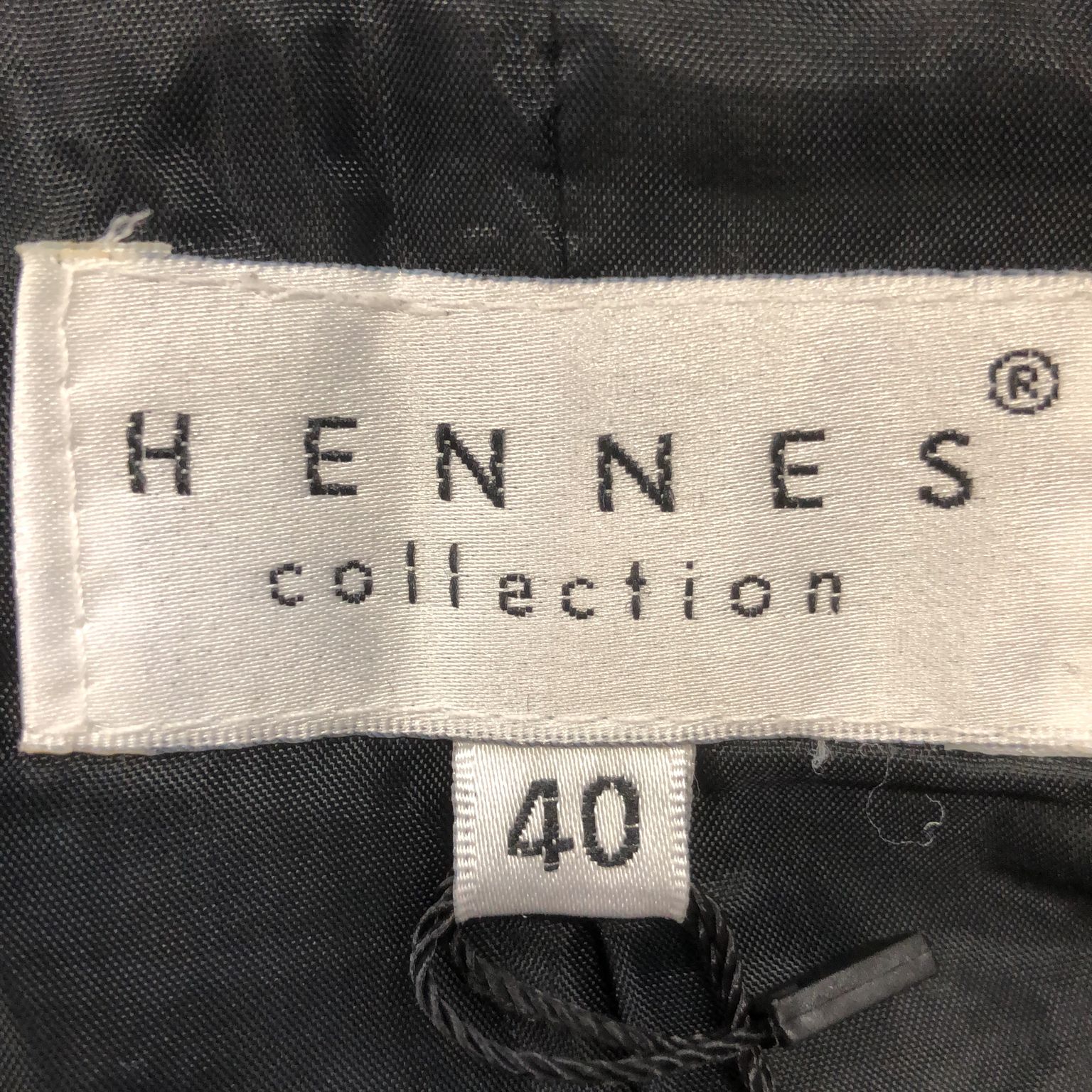 Hennes Collection