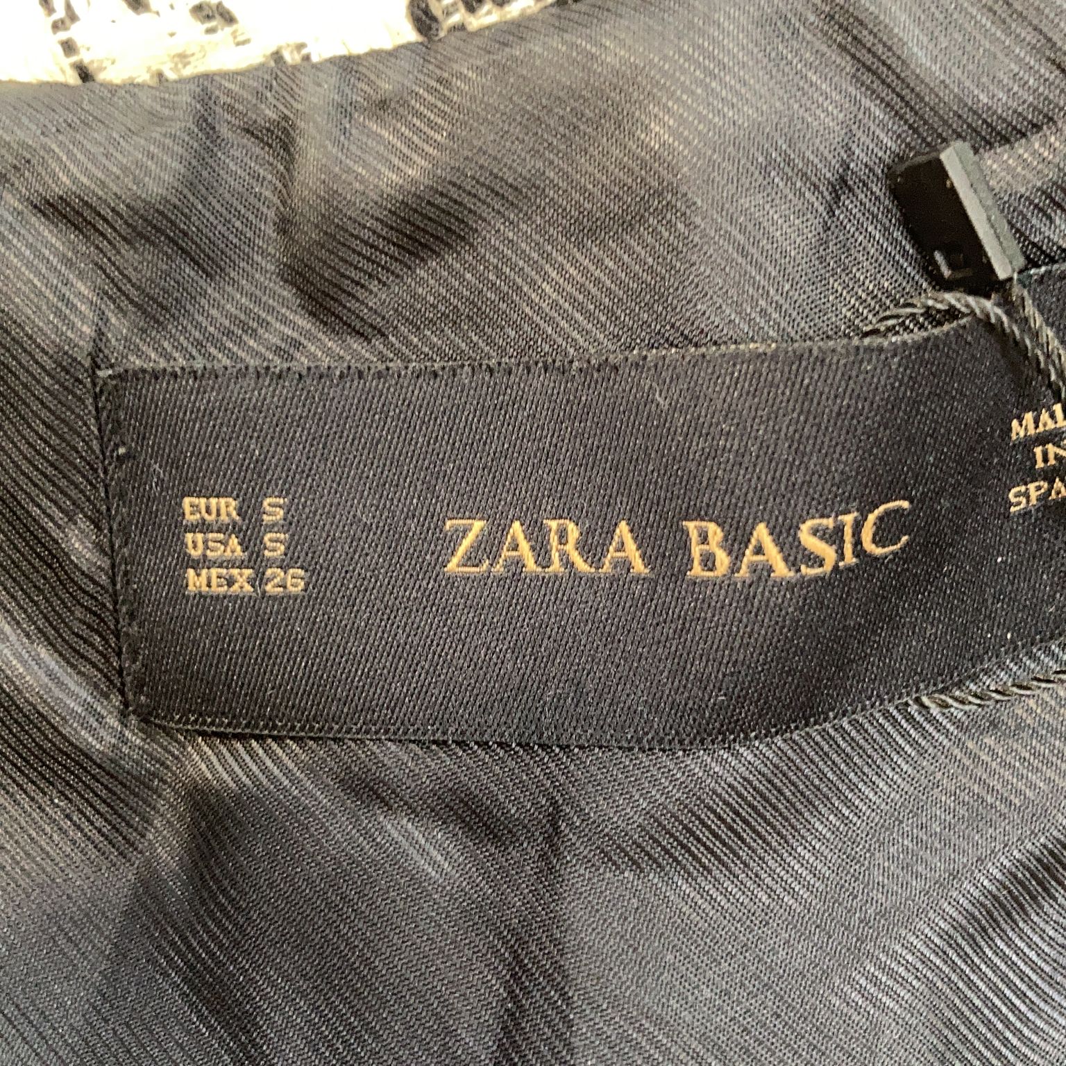 Zara Basic